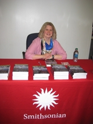 Noreen at Booksigning